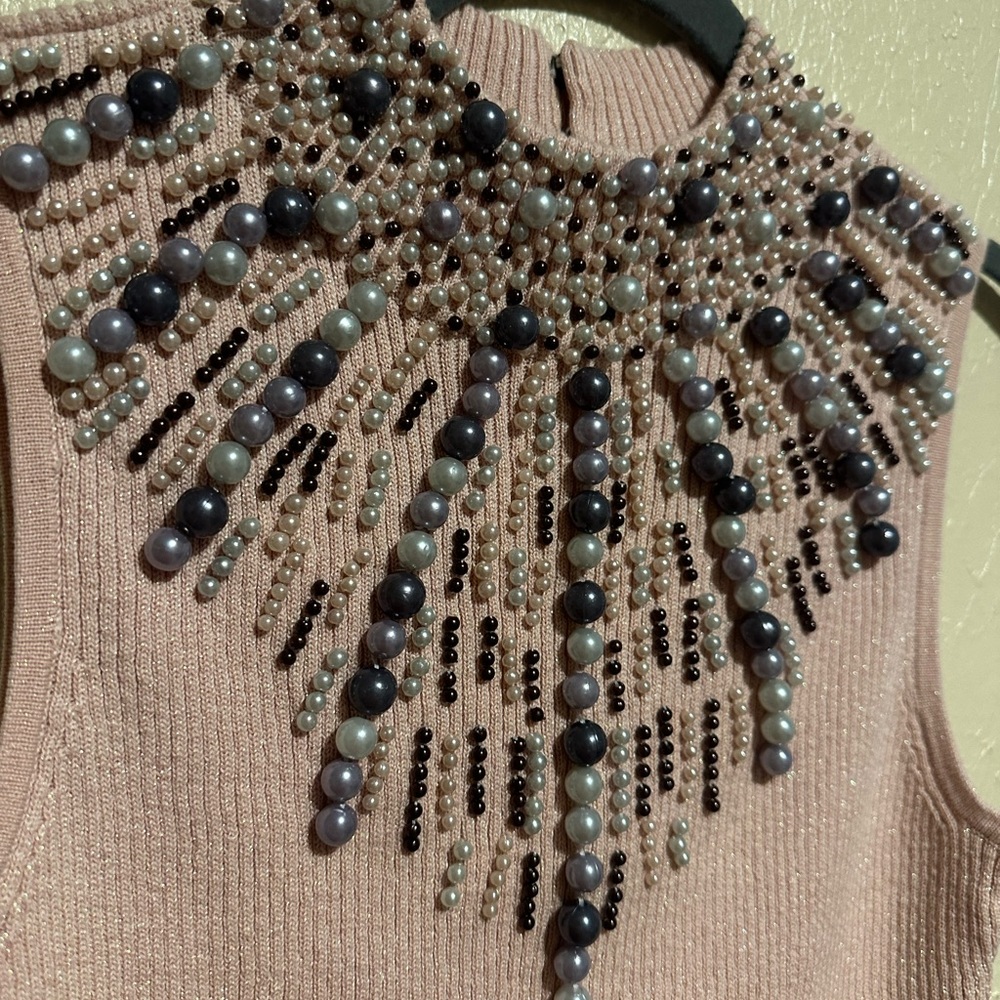 Beaded Short Sleeve Ribbed Top Size Small - Picture 6 of 7